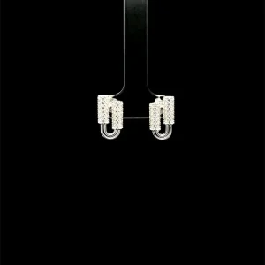 BRINCO ''U'' CRAVEJADO DE PRATA 8mm