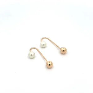 BRINCO CURVO BOLAS PEROLA/GOLD FOLHEADO 6mm/3cm ALT