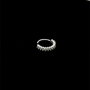 PIERCING CRAVEJADO DE PRATA